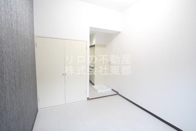 Room image 8