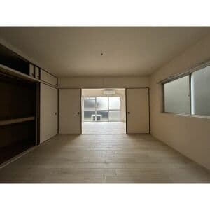 Room image 13