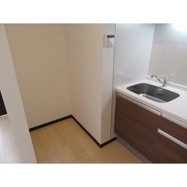 Room image 16