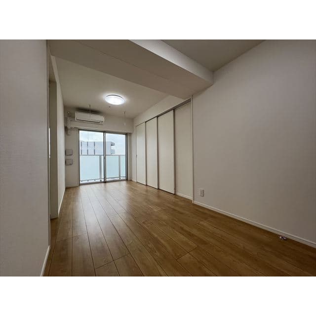 Room image 14