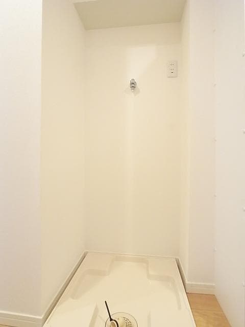 Room image 16