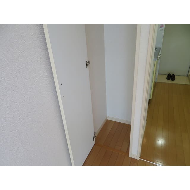 Room image 15