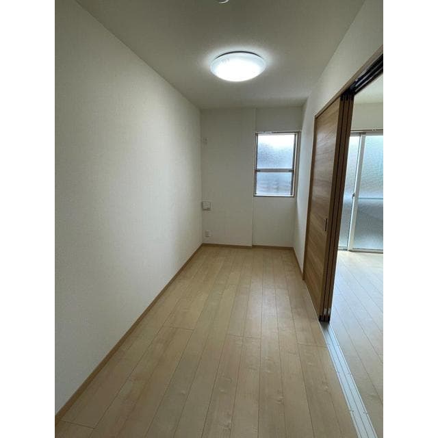 Room image 14