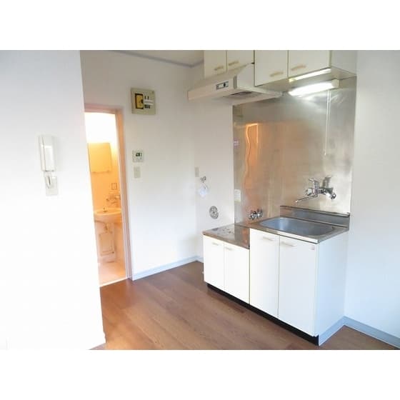 Room image 11