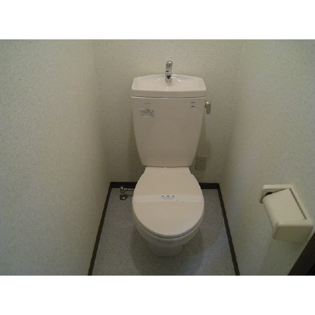 Room image 11