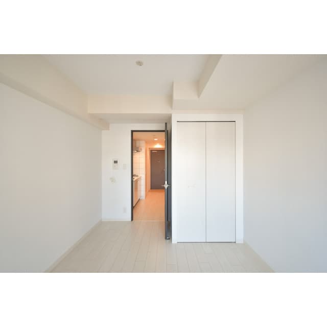Room image 14