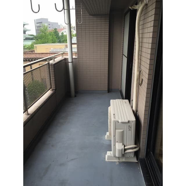 Room image 16