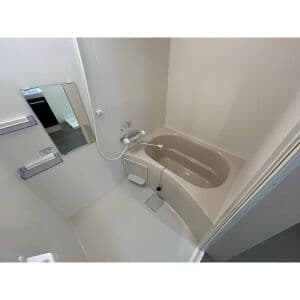Room image 10