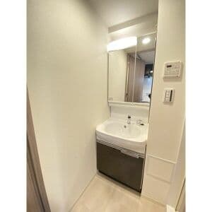 Room image 16