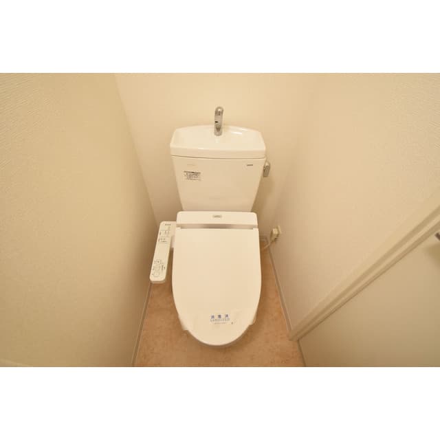 Room image 16