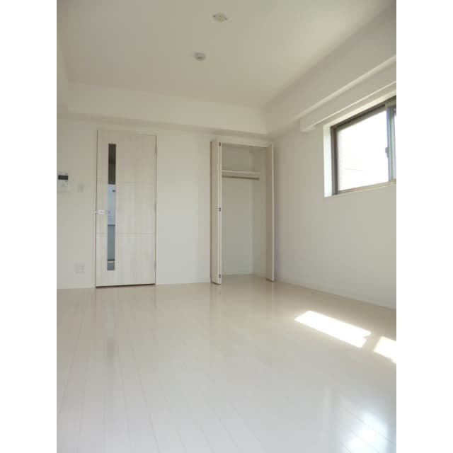 Room image 14