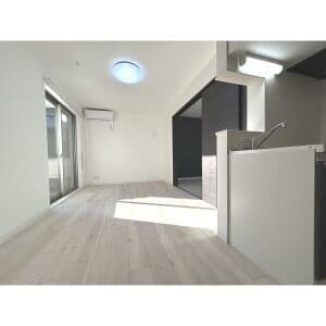 Room image 8