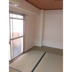 Room image 16