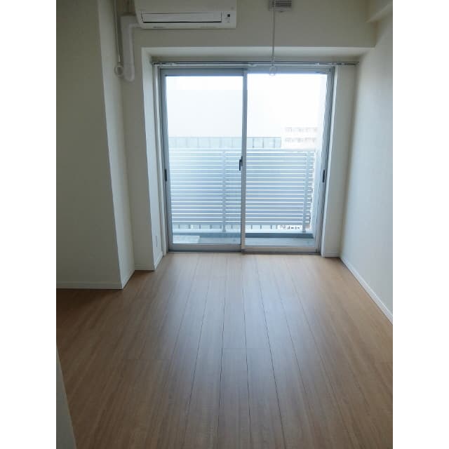 Room image 16