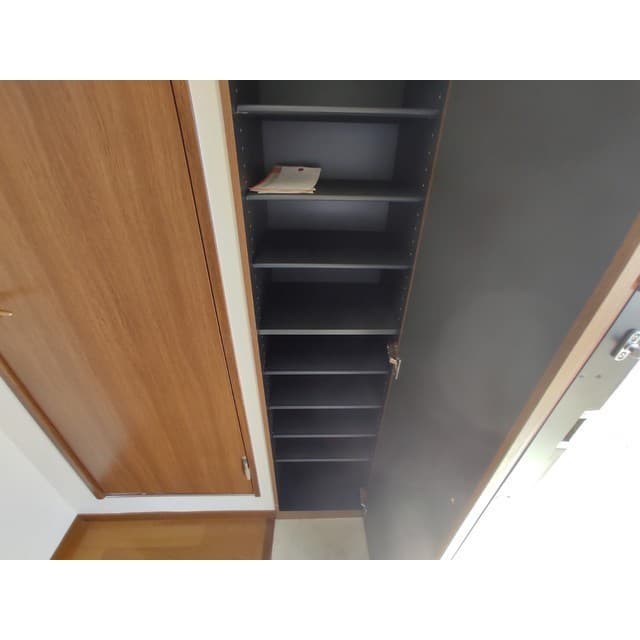 Room image 16