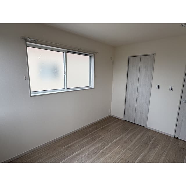 Room image 15