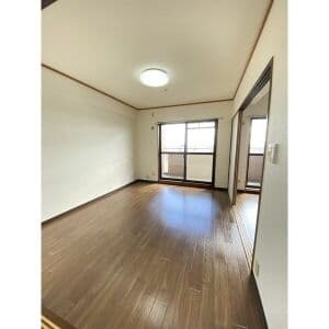 Room image 15