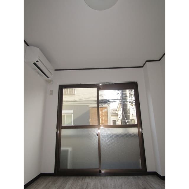 Room image 11