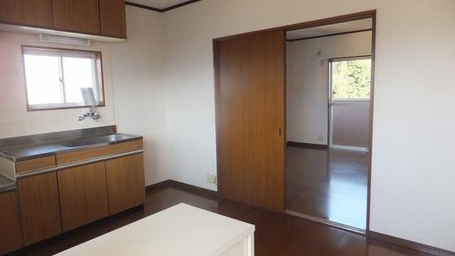 Room image 16