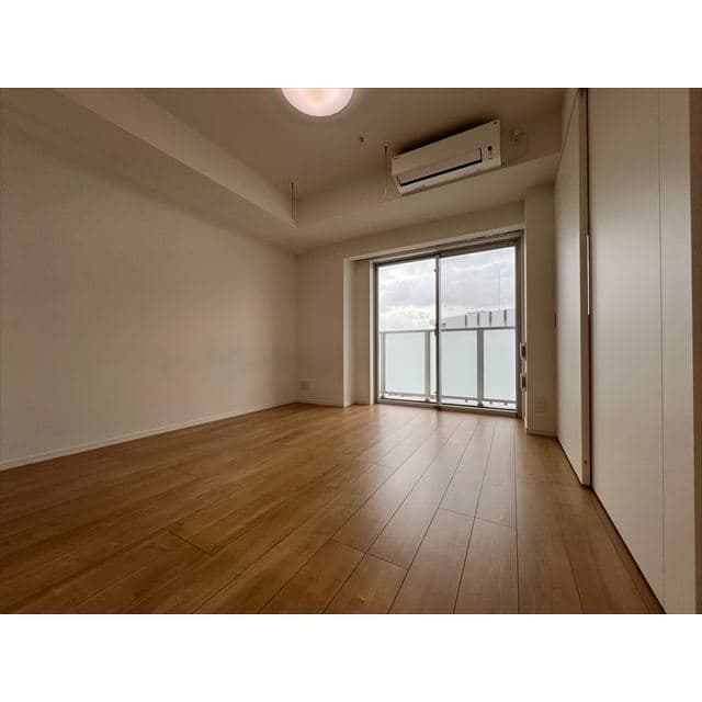 Room image 15