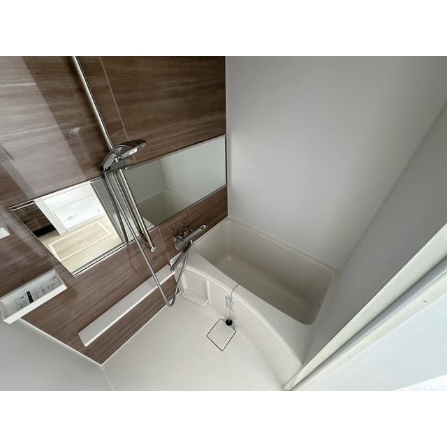 Room image 10