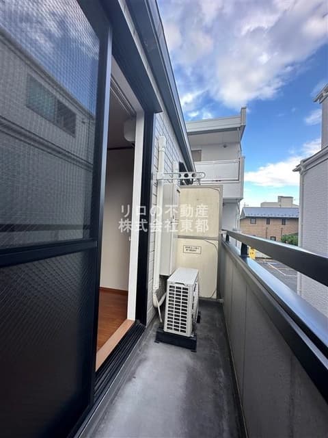 Room image 12