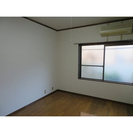 Room image 15