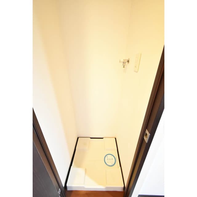 Room image 13