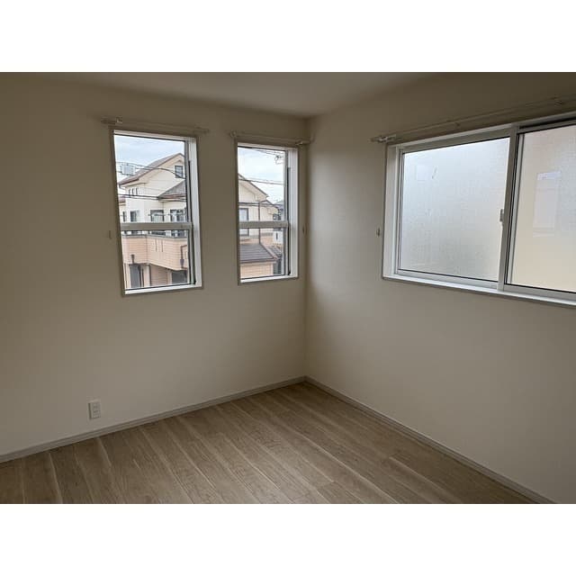 Room image 14