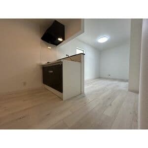 Room image 11