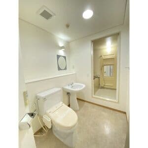 Room image 15