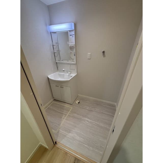 Room image 12