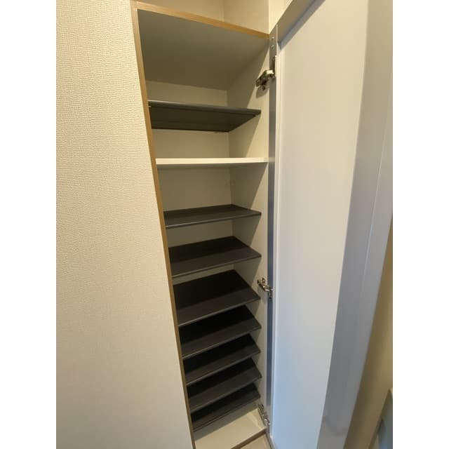 Room image 16