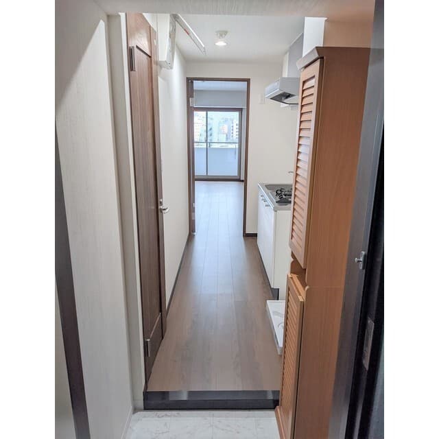 Room image 8