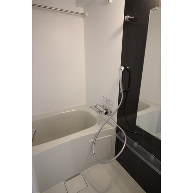 Room image 10