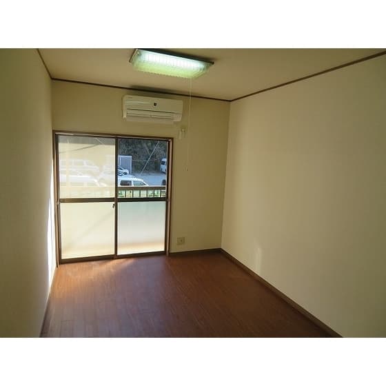 Room image 9