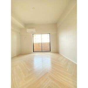 Room image 13