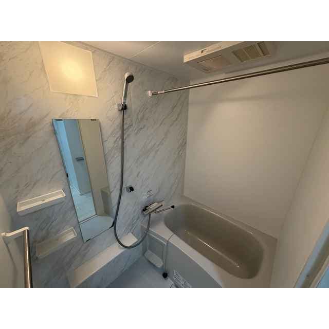 Room image 9