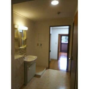 Room image 11