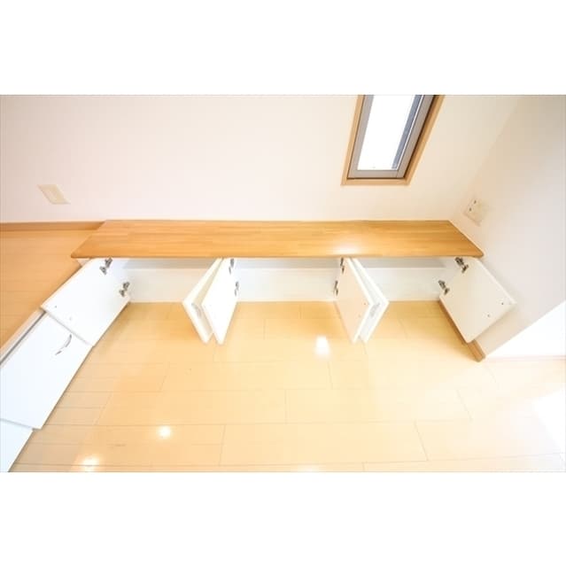 Room image 12