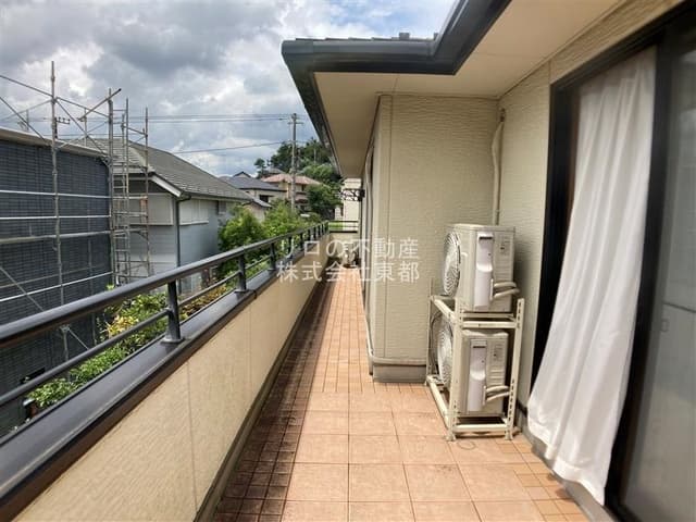 Room image 11