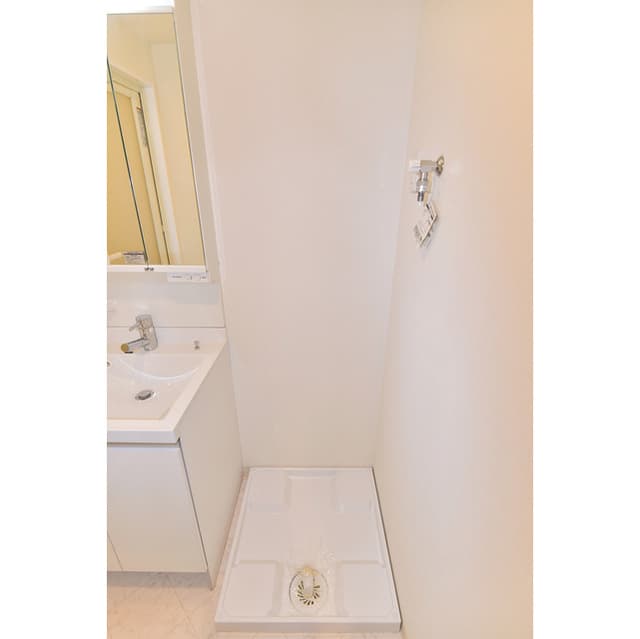 Room image 13