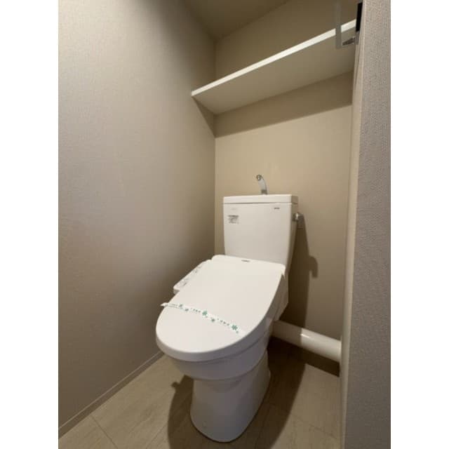 Room image 8