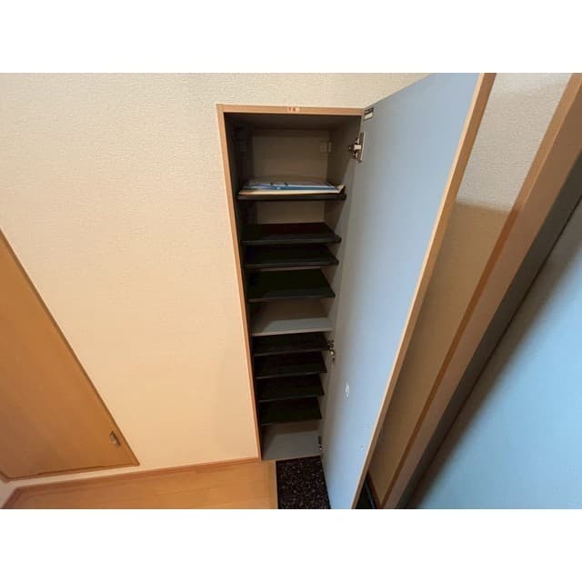 Room image 16