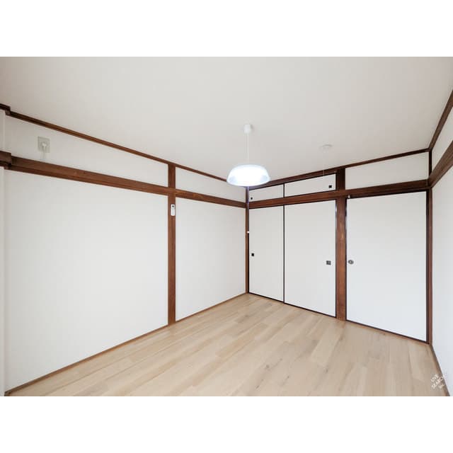 Room image 16