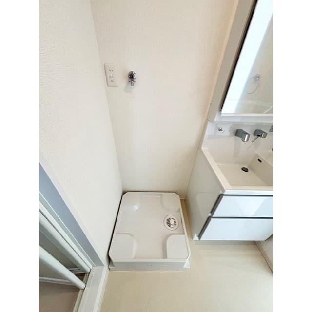 Room image 13