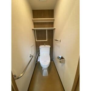 Room image 8