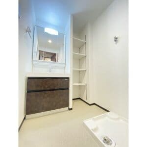 Room image 15
