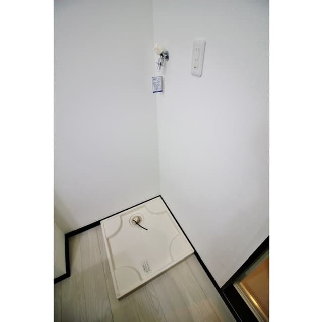 Room image 12