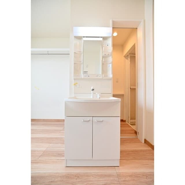 Room image 11